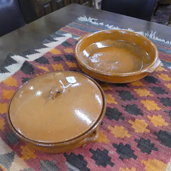 2 CERAMIC TIAN EARTHENWARE DISHES, 1 LIDDED 315mm dia