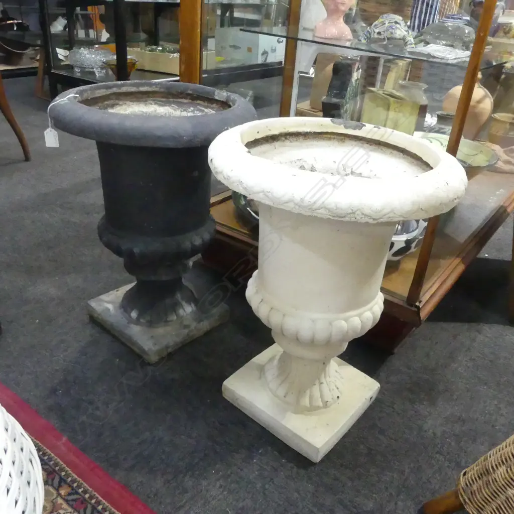 2 FIBERGLASS URNS, BLACK & WHITE H.550mm Image 1++