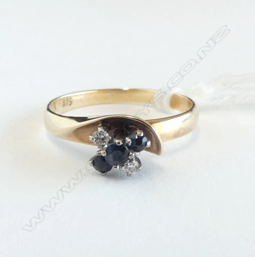 9CT SAPPHIRE WHITE STONE DRESS RING, 1.7grms SIZE L1/2 Image 1++