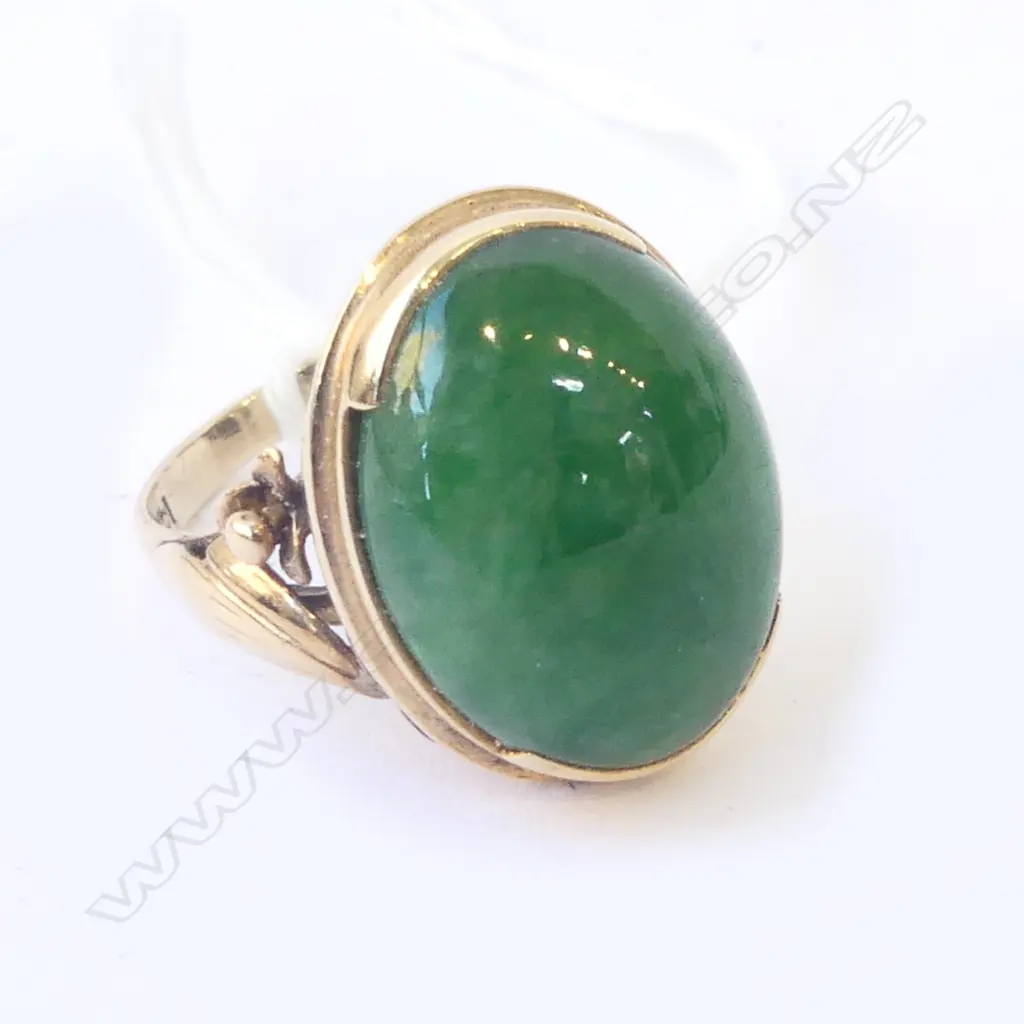 14ct GOLD & JADE RING 7.1 gms SIZE L Image 1++