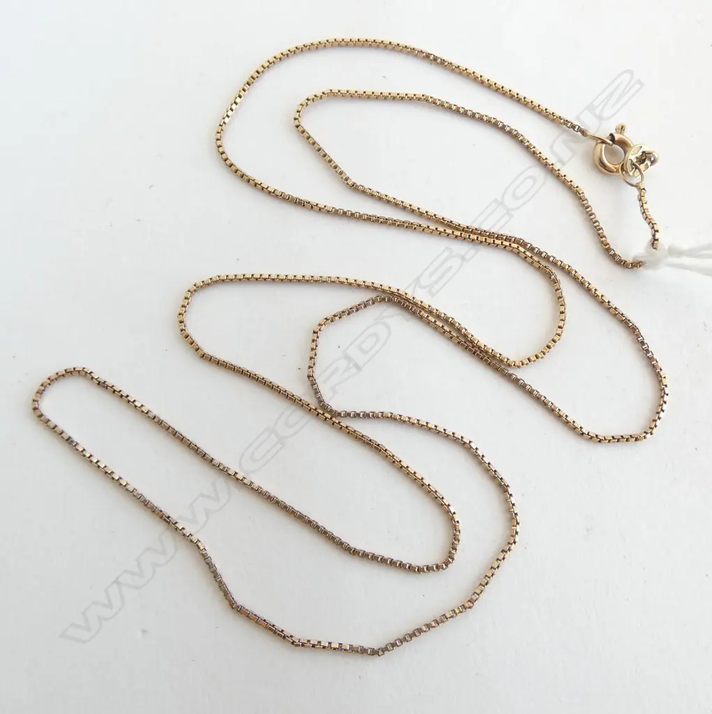 9ct GOLD FINE BOX LINK NECK CHAIN L.560mm 2.5gms Image 1++