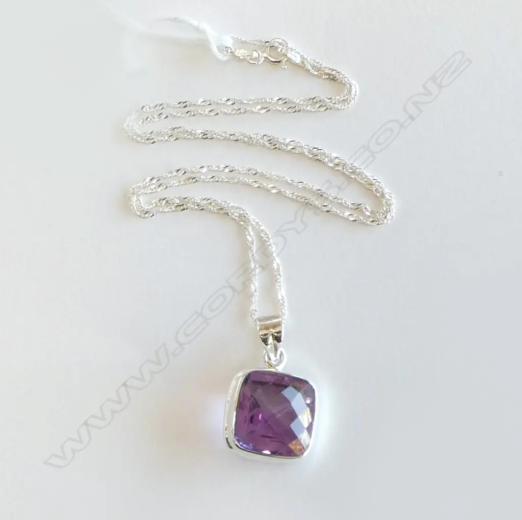SILVER SET AMETHYST PENDANT on SILVER CHAIN Image 1++