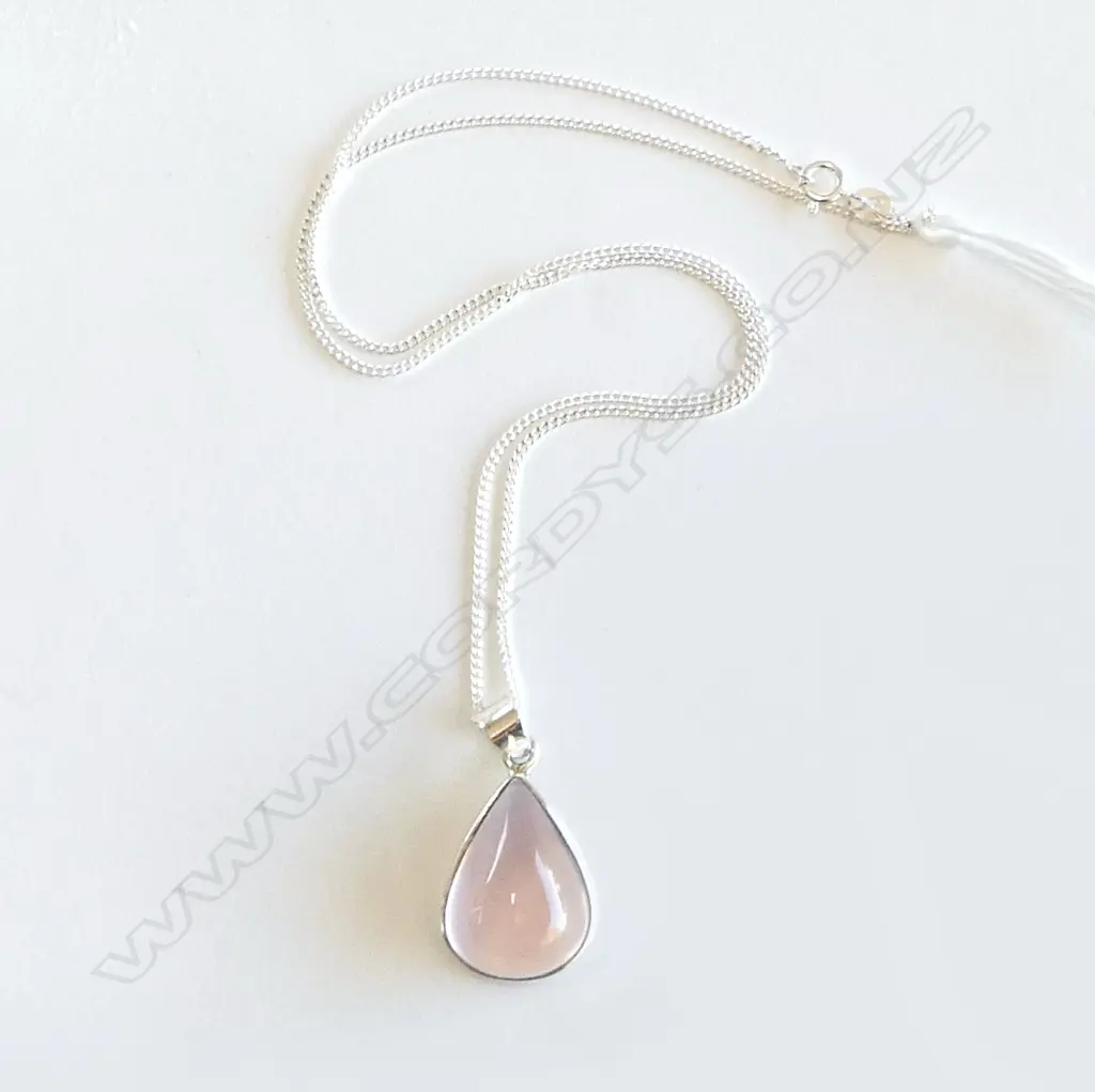 SILVER SET ROSE QUARTZ PENDANT on SILVER CHAIN Image 1++