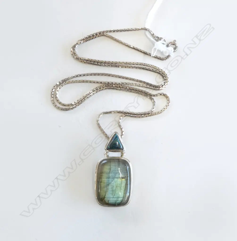 SILVER SET LABRADORITE PENDANT on SILVER CHAIN, L.620mm Image 1++