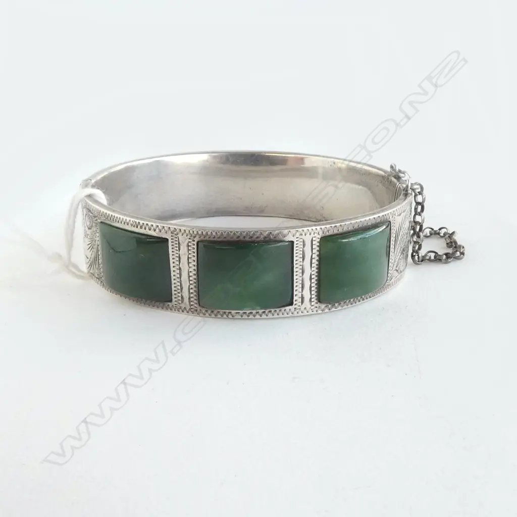 SILVER HINGED BANGLE w ENGRAVING & THREE PCS INLAID POUNAMU ALONG TOP Image 1++