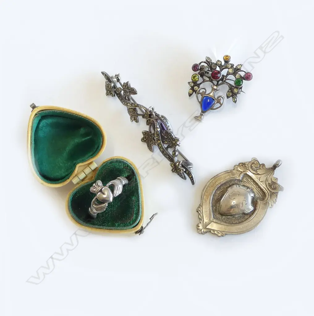SILVER & OTHER JEWELLERY: 2 GEM SET BROOCHES + FOB MEDALLION + IRISH CLADDAGH RING in vintage box SIZE L Image 1++