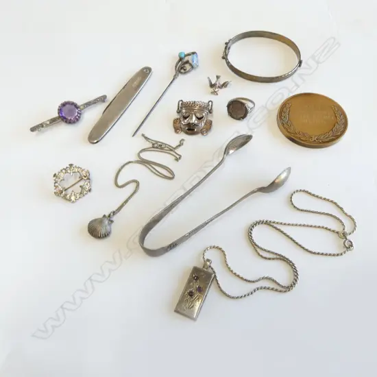 ASST SILVER & OTHER JEWELLERY ETC: Art Nouveau pin + pocket knife + Kihikihi medal + 2 pendant necklaces etc SIZE P