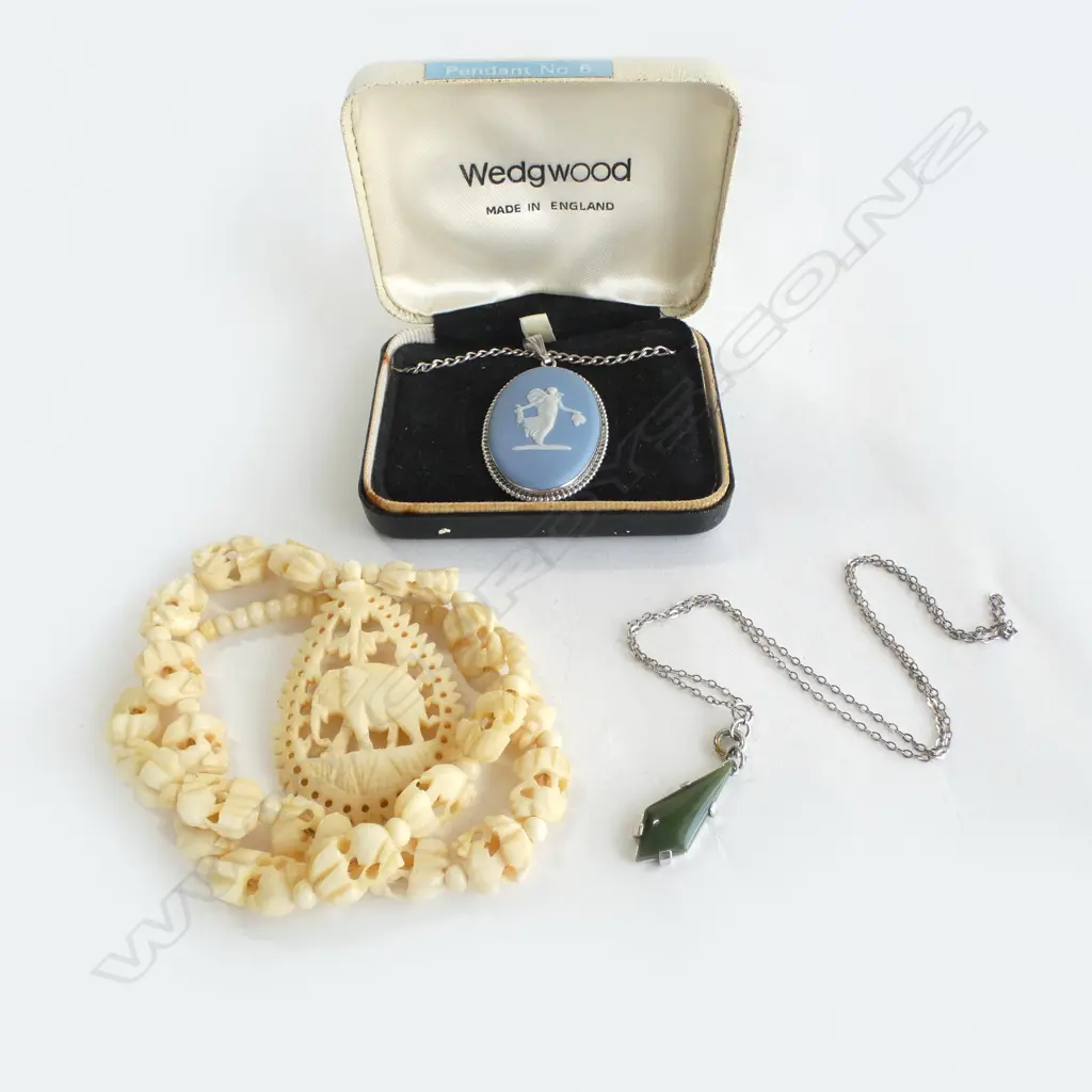 3 NECKLACES; WEDGWOOD JASPER, IVORY ELEPHANT & GREENSTONE PENDANT ON CHAIN Image 1++
