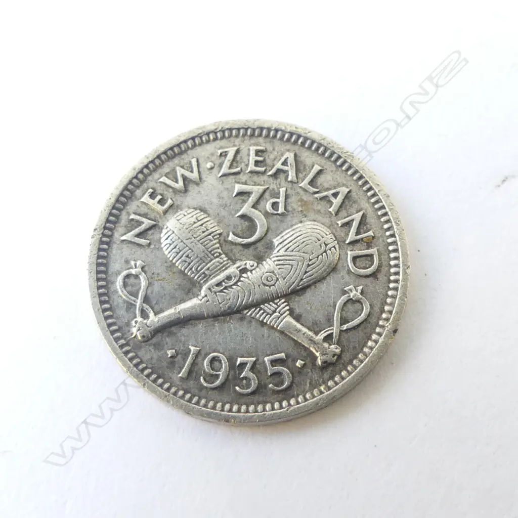 NZ 1935 3 PENCE COIN Image 1++