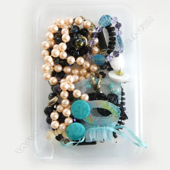 ASST. COSTUME JEWELLERY