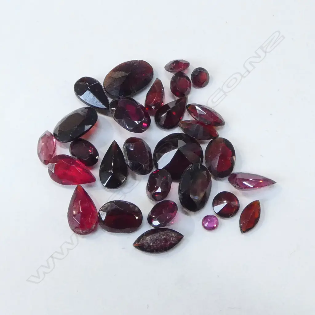 MIXED LOT GARNET GEMSTONES, NOT NEW Image 1++