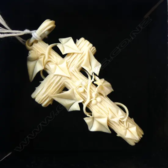 VINTAGE IVORY CROSS with detailed 'one true vine' carving