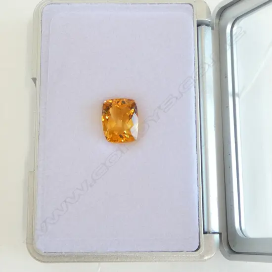 YELLOW/GOLD CUSHION CUT CITRINE, 7.62ct (AIG report)