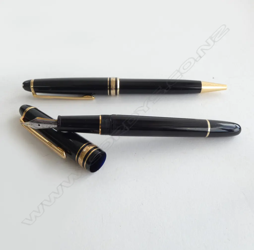 MONTBLANC MEISTERSTUCK FOUNTAIN PEN AND BALLPOINT PEN SET Image 1++