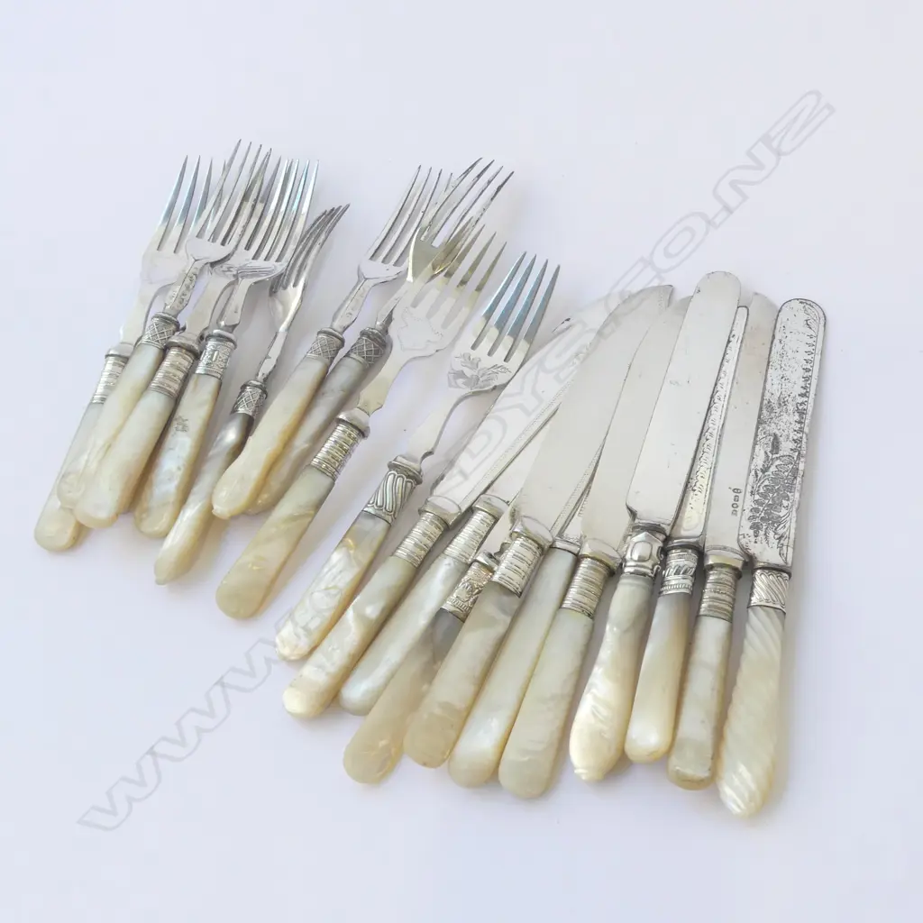 20PCS MOTHER OF PEARL ANTIQUE CUTLERY – 10 KNIVES & 10 FORKS, L.170M-200MM Image 1++