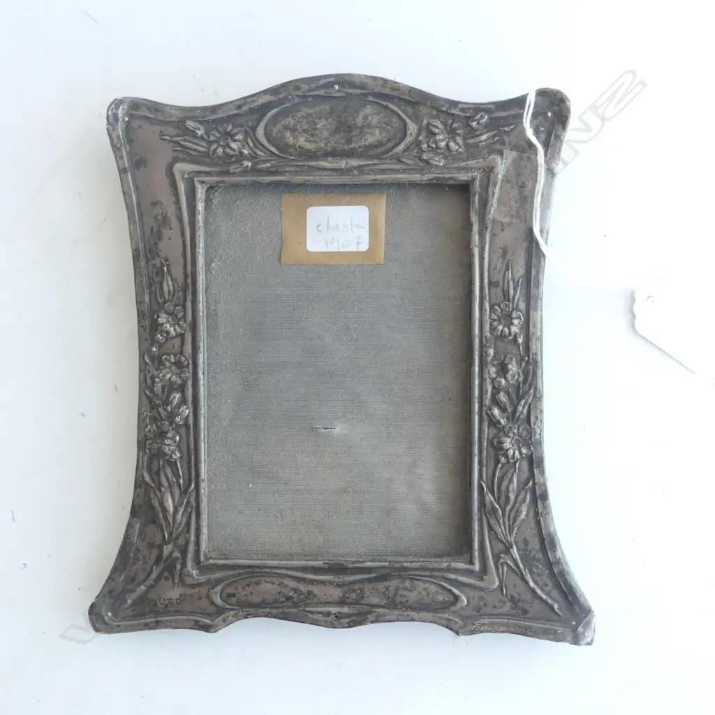 STG SILVER PHOTO FRAME, CHESTER 1907 200x180mm NOT IN GOOD CONDITION Image 1++