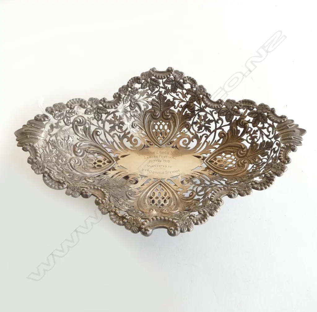 STG SILVER DISH, SHEFFIELD 1906 311grms CENTER ENGRAVED Image 1++