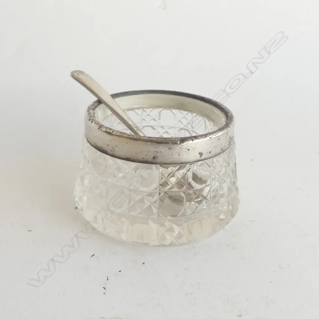 SILVER RIMMED CUT CRYSTAL SALT & SPOON, LONDON, H.30mm Image 1++