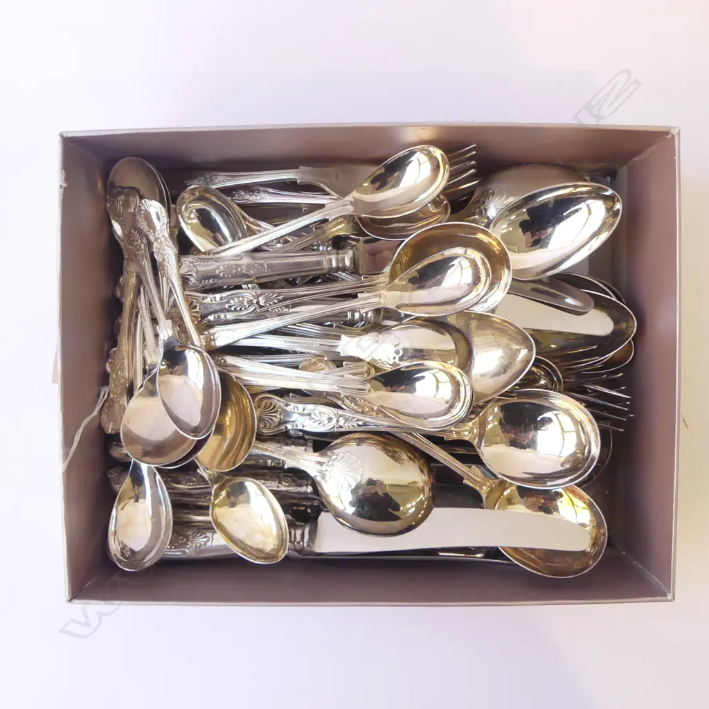 SHEFFIELD PLATE 'KINGS PATTERN' CUTLERY SET Image 1++