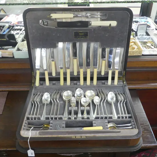 WALKER & HALL EP CUTLERY CANTEEN W.510mm