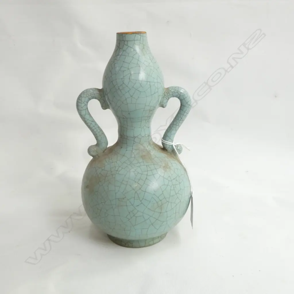 CHINESE CELADON CRACKLE GLAZED VASE H.200mm Image 1++