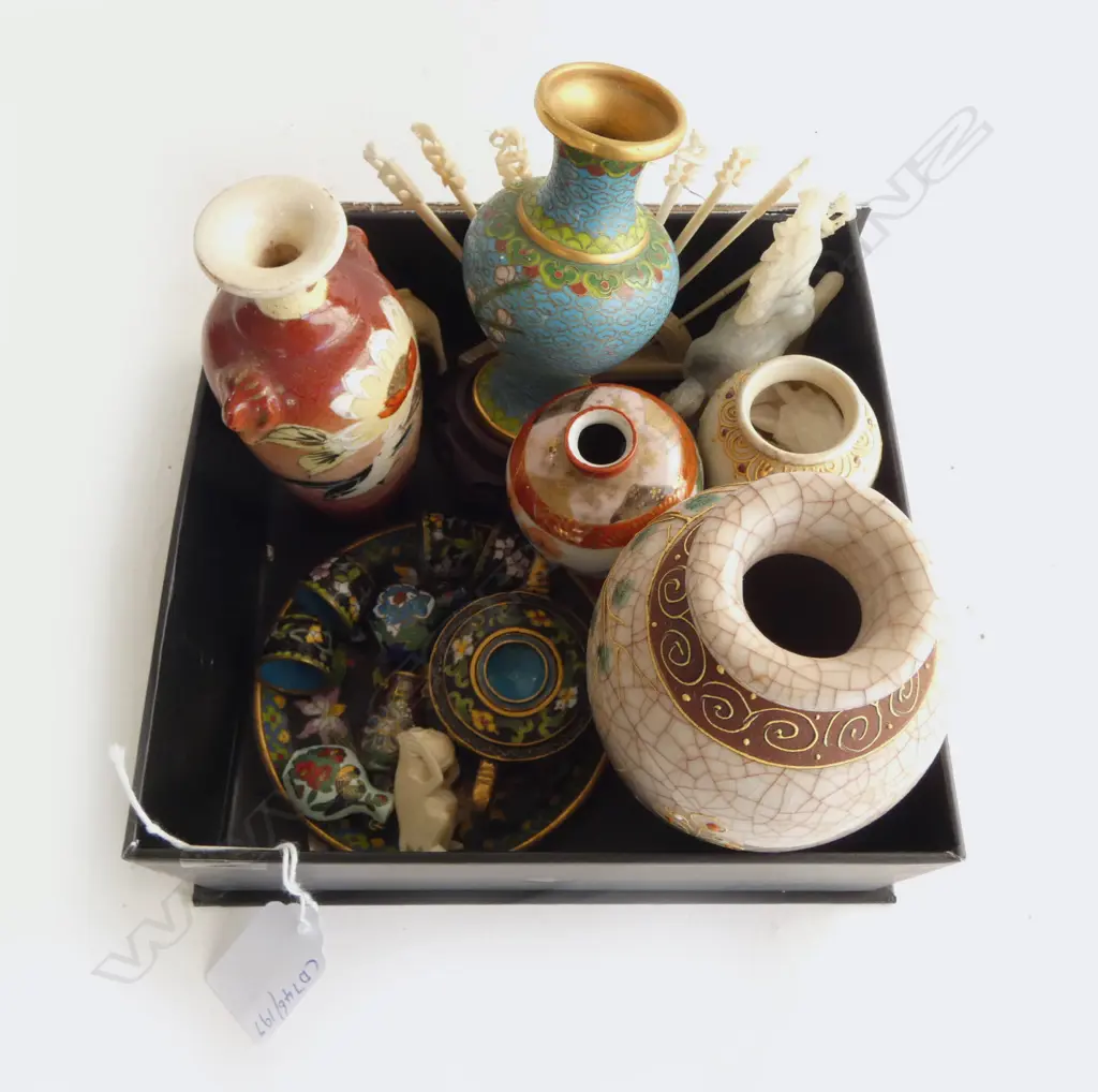 SMALL TRAY OF ORIENTAL COLLECTABLES  IVORY CLOSOINE ETC Image 1++