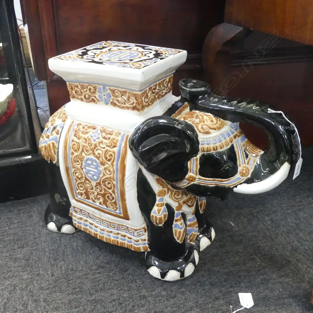 ELEPHANT STOOL H.420mm Image 1++