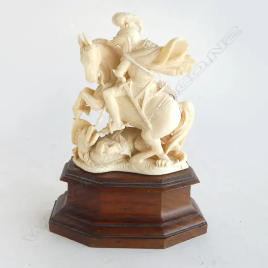 OLD CARVED IVORY ST GEORGE & THE DRAGON FINE CARVING ON STAND H.150mm...