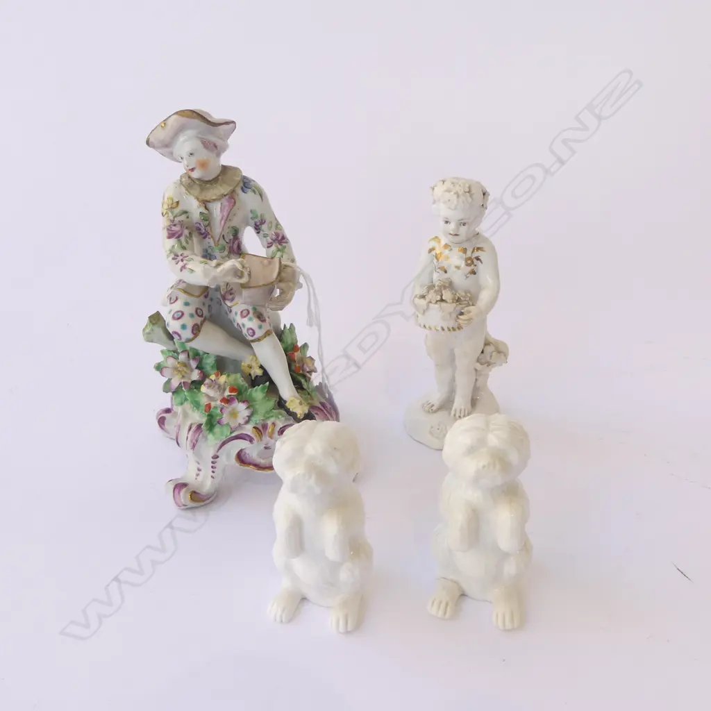4 PCES ANTIQUE PORCELAIN; 2 FIGURES H.150mm + PR WHITE DOGS, FAULTS Image 1++