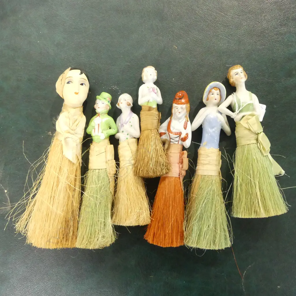 7 HALF DOLL BRUSHES H.235mm Image 1++