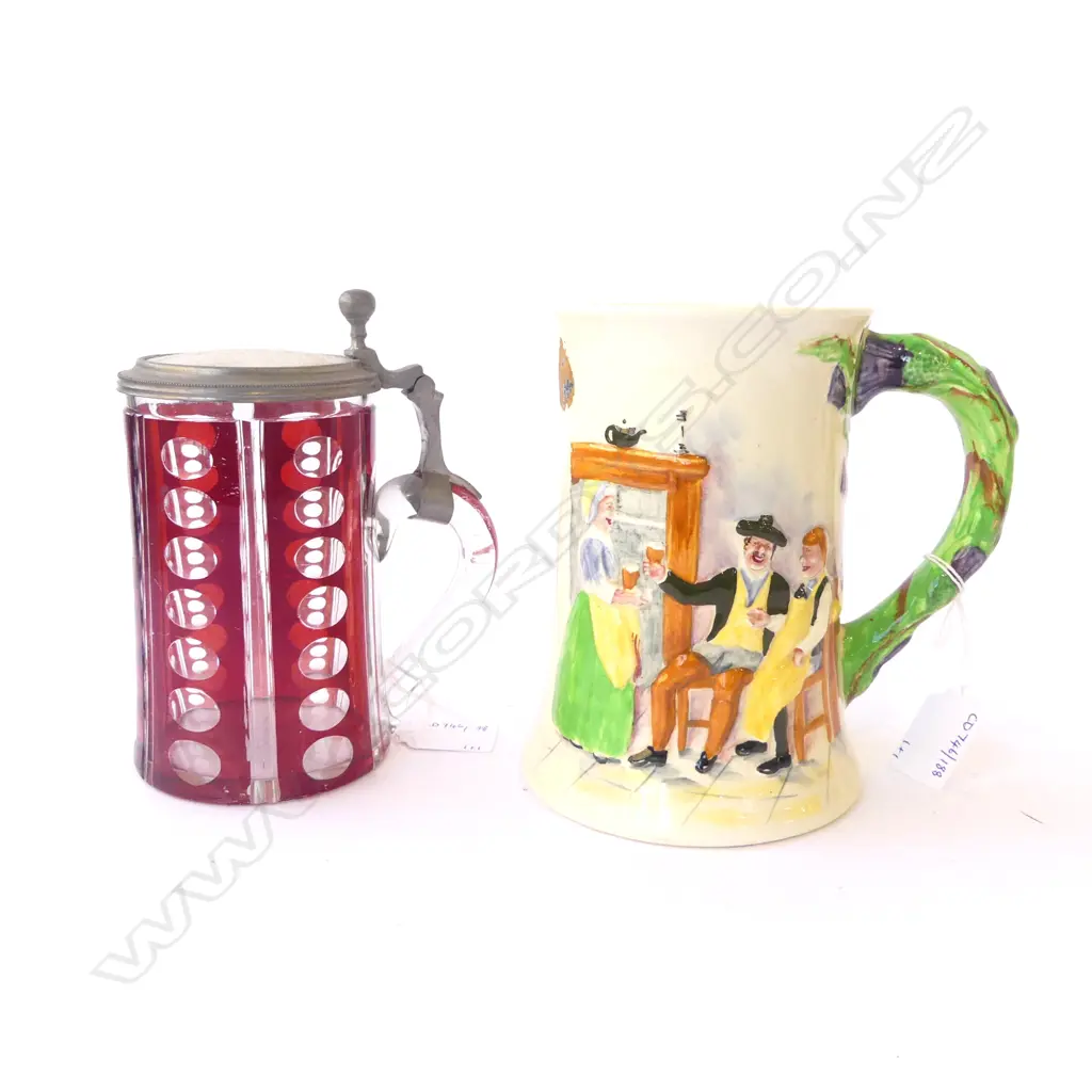CROWN DEVON MUSICAL MUG AULD LANG SYNE H155MM & RED GLASS LIDDED TANKARD H140MM Image 1++