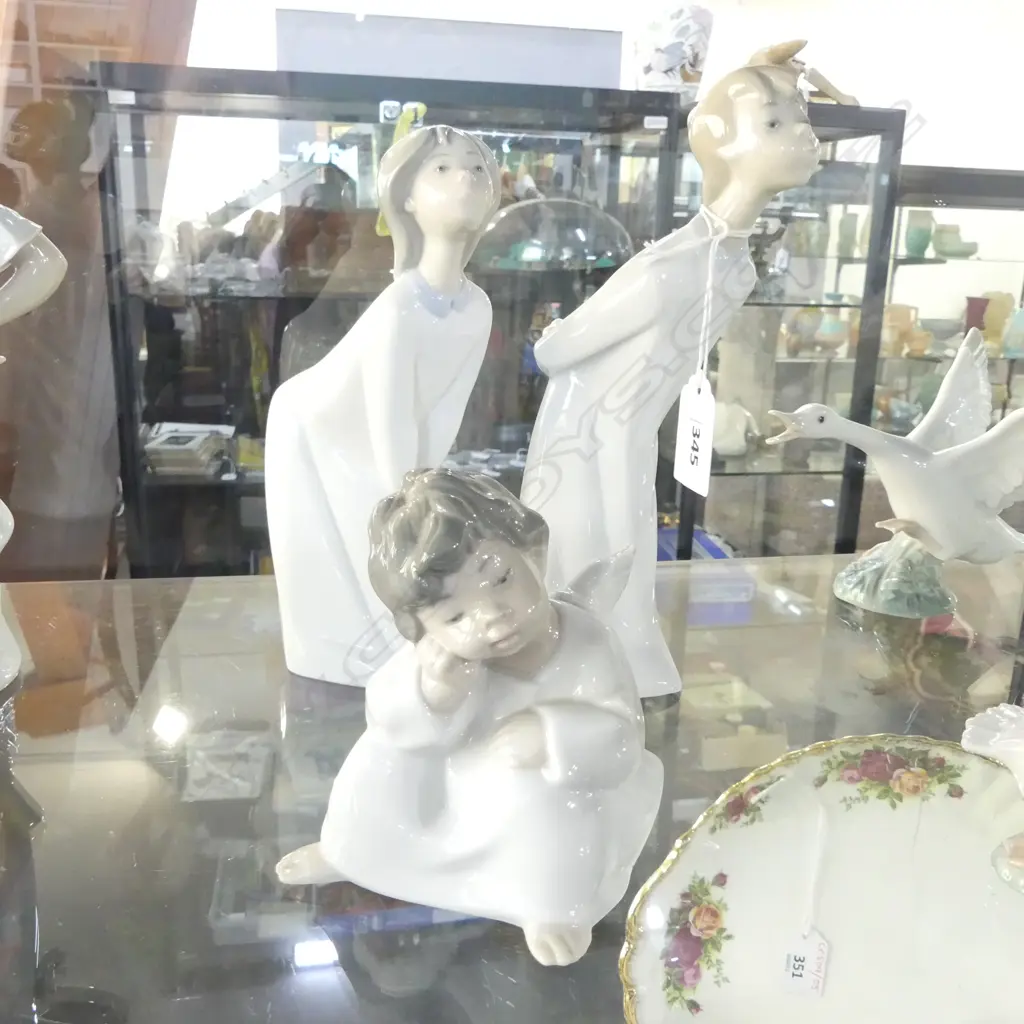 3 LLADRO FIGURINES H.205mm Image 1++