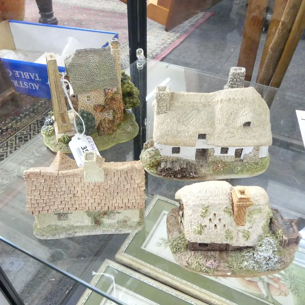 4 LILLIPUT MODEL HOUSES H100MM TALLEST Image 1++