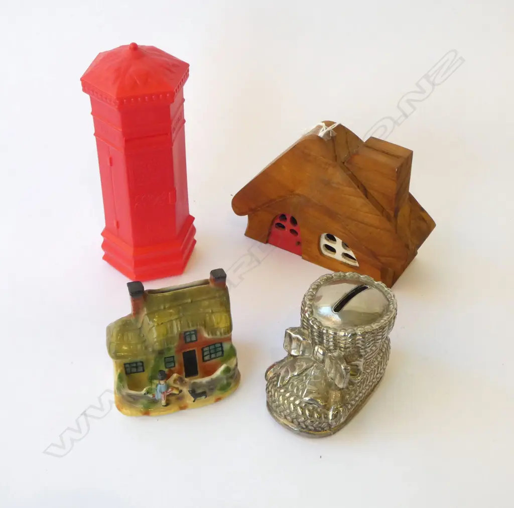 4 NOVELTY MONEY BOXES WOOD METAL PLASTIC & CHINA H90MM Image 1++