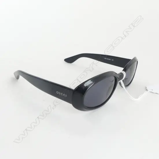 GUCCI black ladies sunglasses in original case