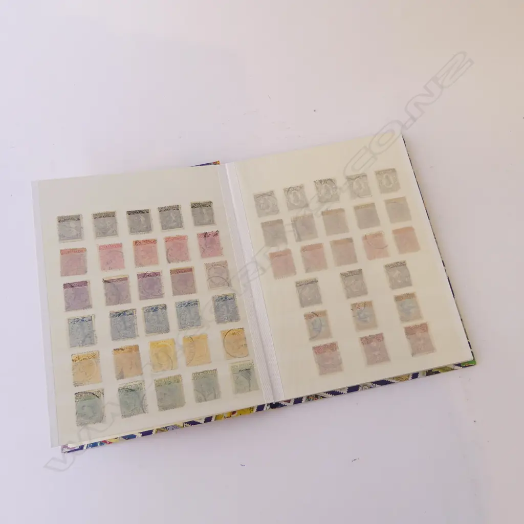 EARLY NZ STAMP ALBUM Image 1++