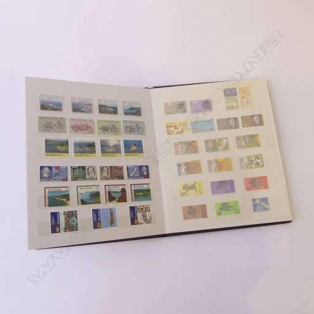 NZ MINT UH STAMP ALBUM Image 1++