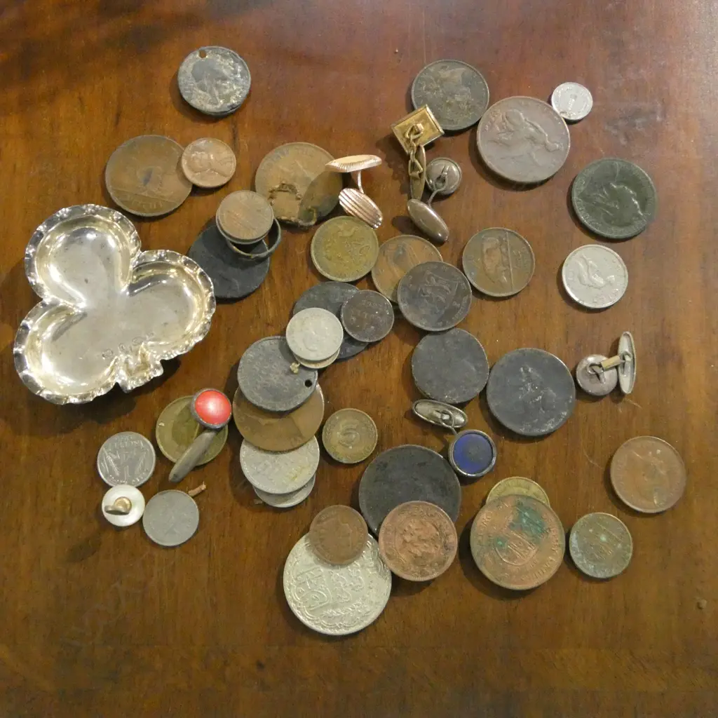 ASST. WORLD COINS + STG SILVER CLOVER DISH, 14grms Image 1++