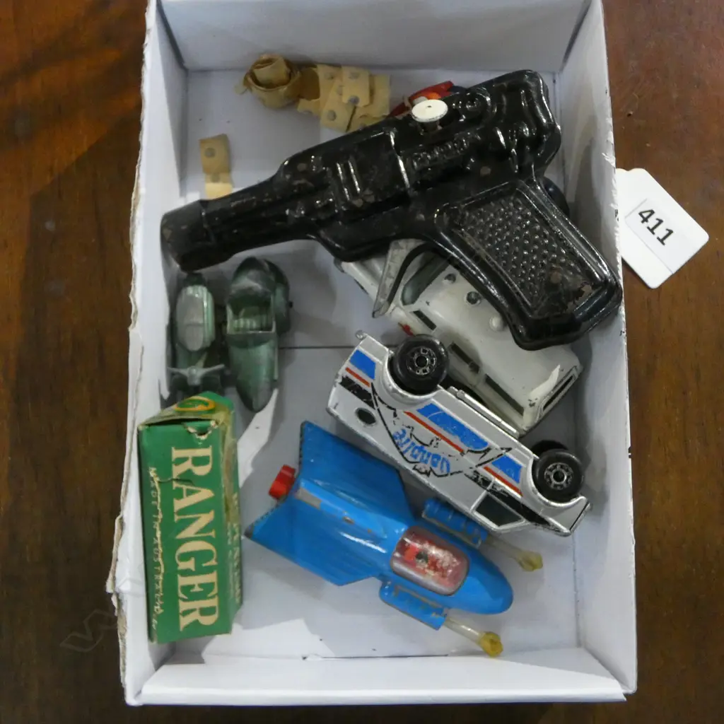 5 MINIATURE VINTAGE TOY CARS + 'COPRA' TOY GUN Image 1++