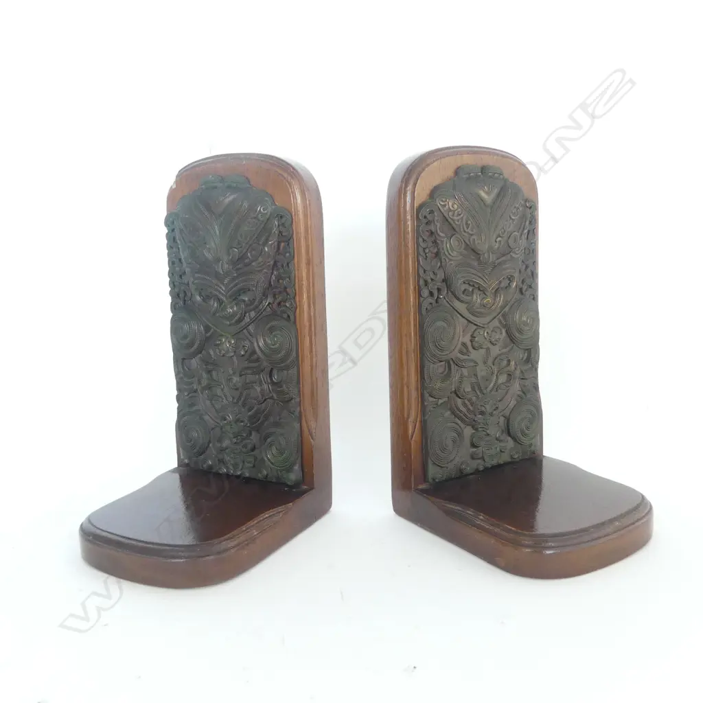 PR KINGSLEY MAORI BOOKENDS H.200mm Image 1++