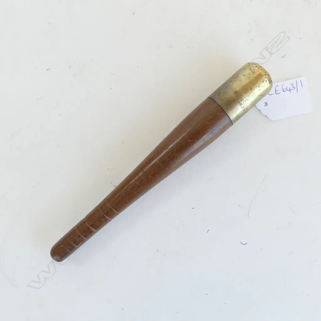 W. H. TISDALL Ltd 7 1/4'' WOODEN 'PRIEST' Image 1++