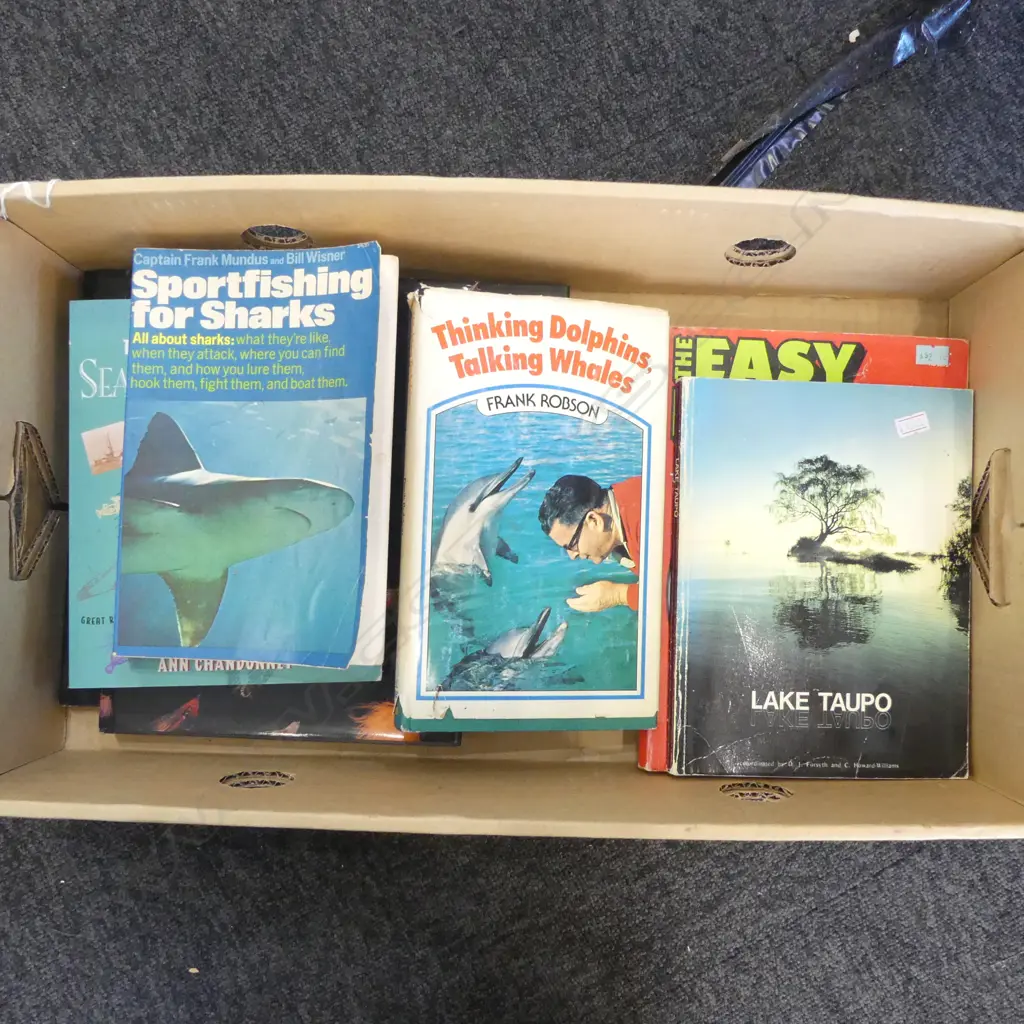 COLLECTION OF 10 FLY & FISHING REF BOOKS Image 1++
