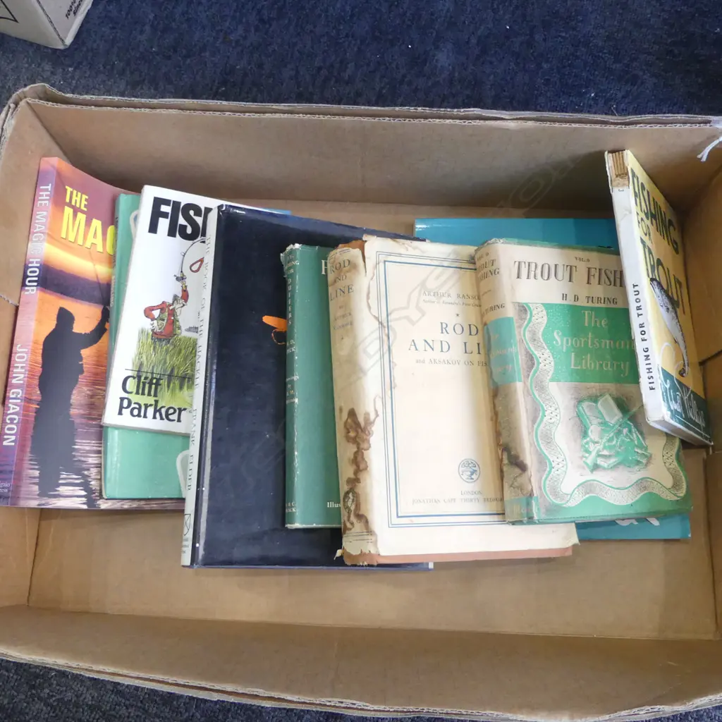 COLLECTION OF 10 FLY & FISHING VINTAGE BOOKS Image 1++