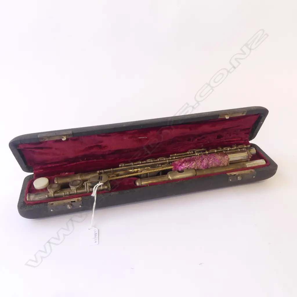 CASED LARK VINTAGE  FLUTE L430MM IN CASE Image 1++