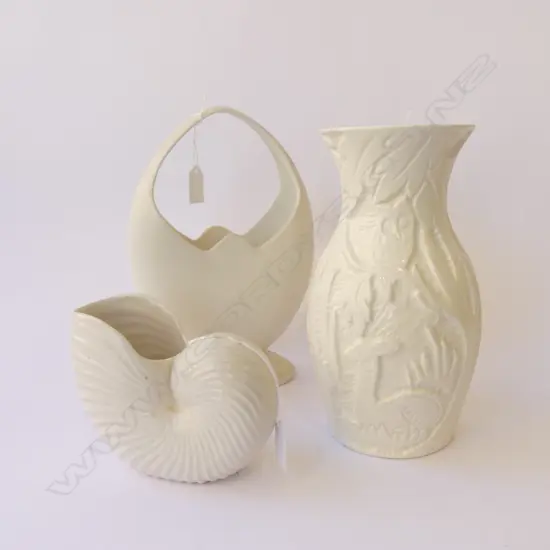 3 WHITE CHINA BESWICK VASES H280MM TALLEST 