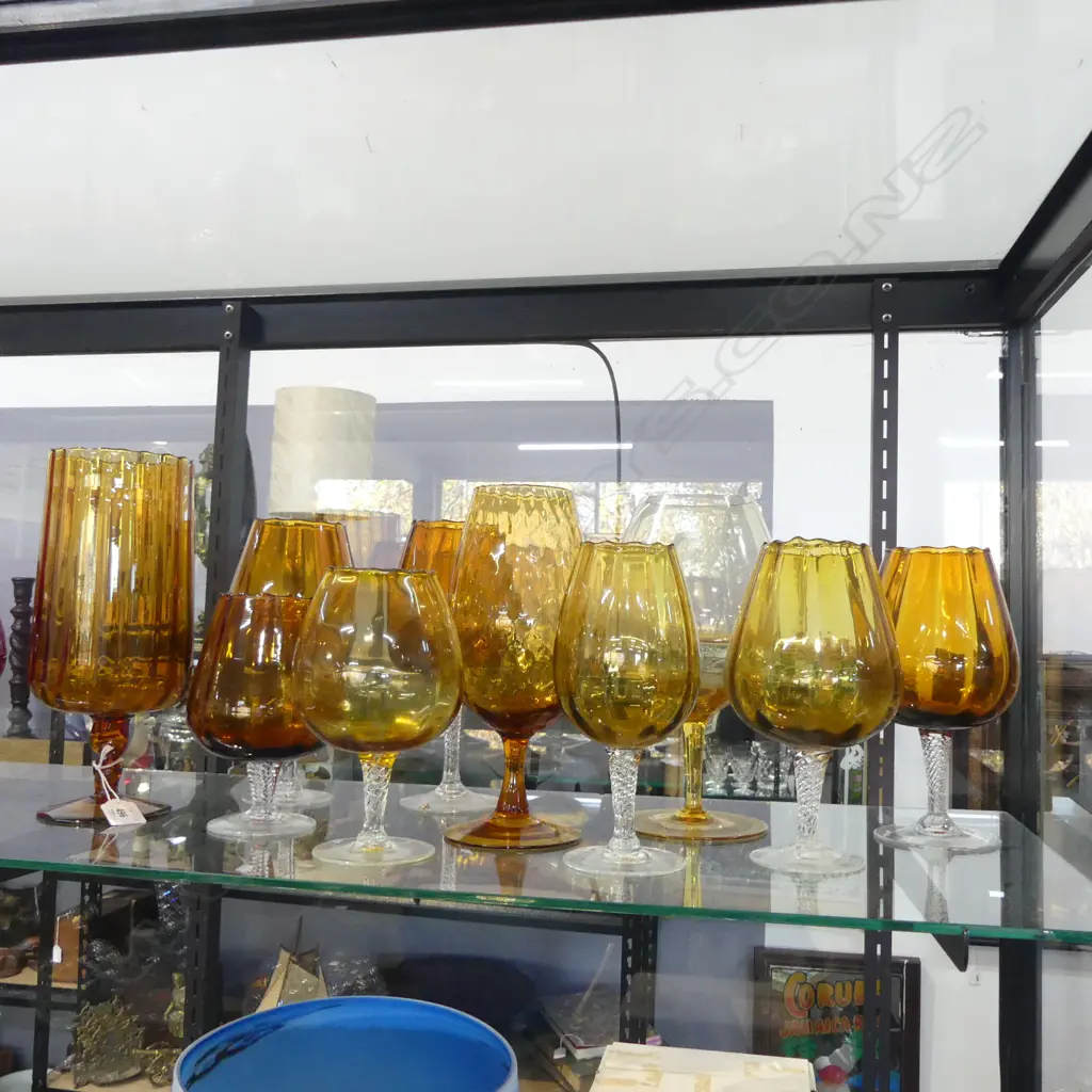 10 AMBER ART GLASS VASES H.265mm Image 1++