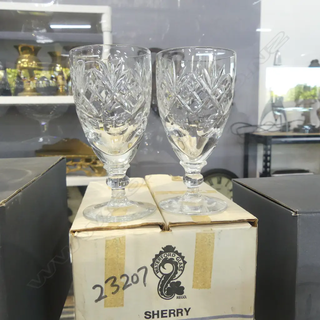 Set 6 Crystal Glasses small wine glass or liquor H.110mm NOT WATERFORD BUT IN WATERFORD BOX Image 1++