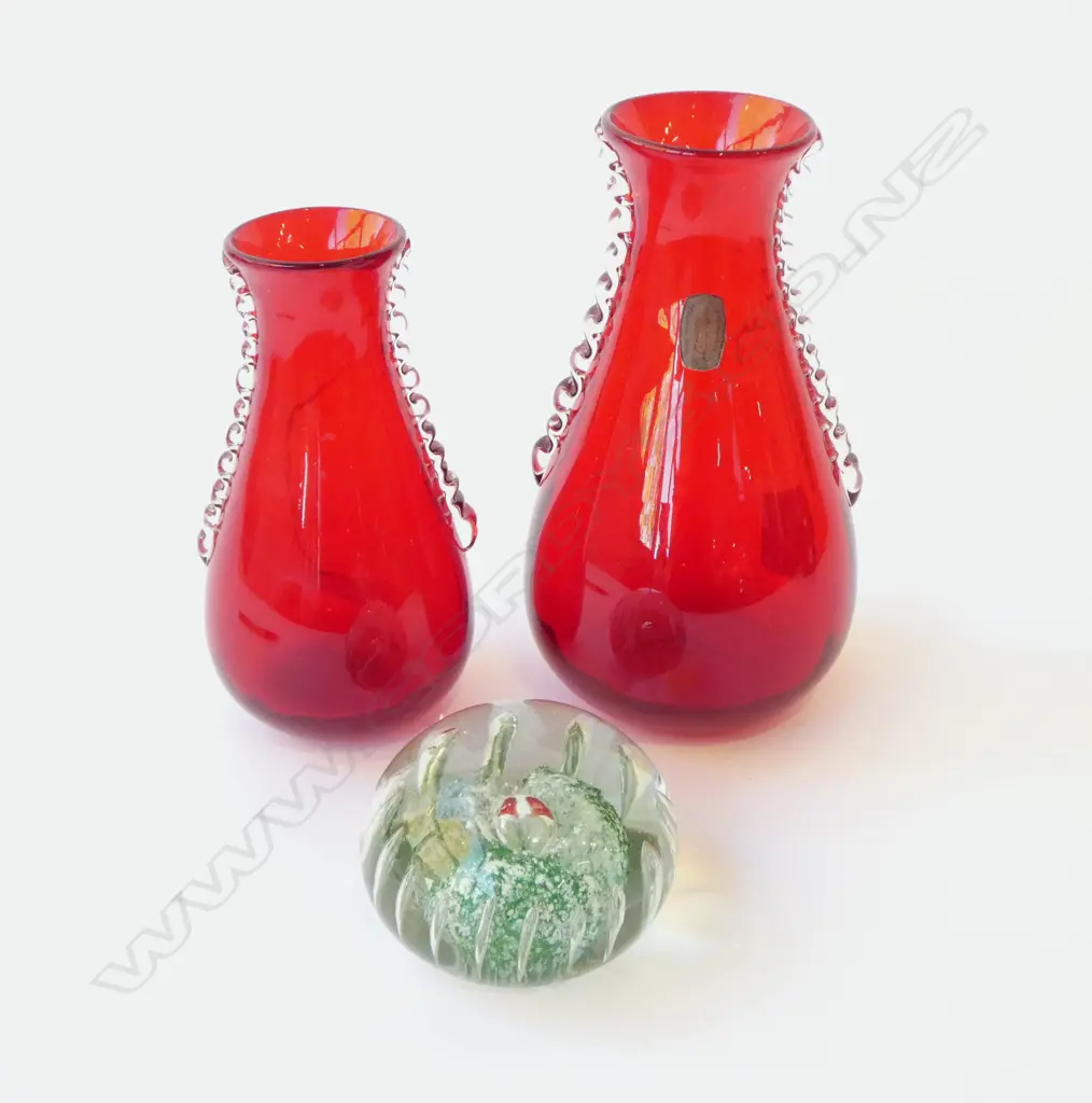 2 ITALIAN RUBY GLASS VASES H190 & 150MM & GLASS PAPER WEIGHT DIA 90MM Image 1++
