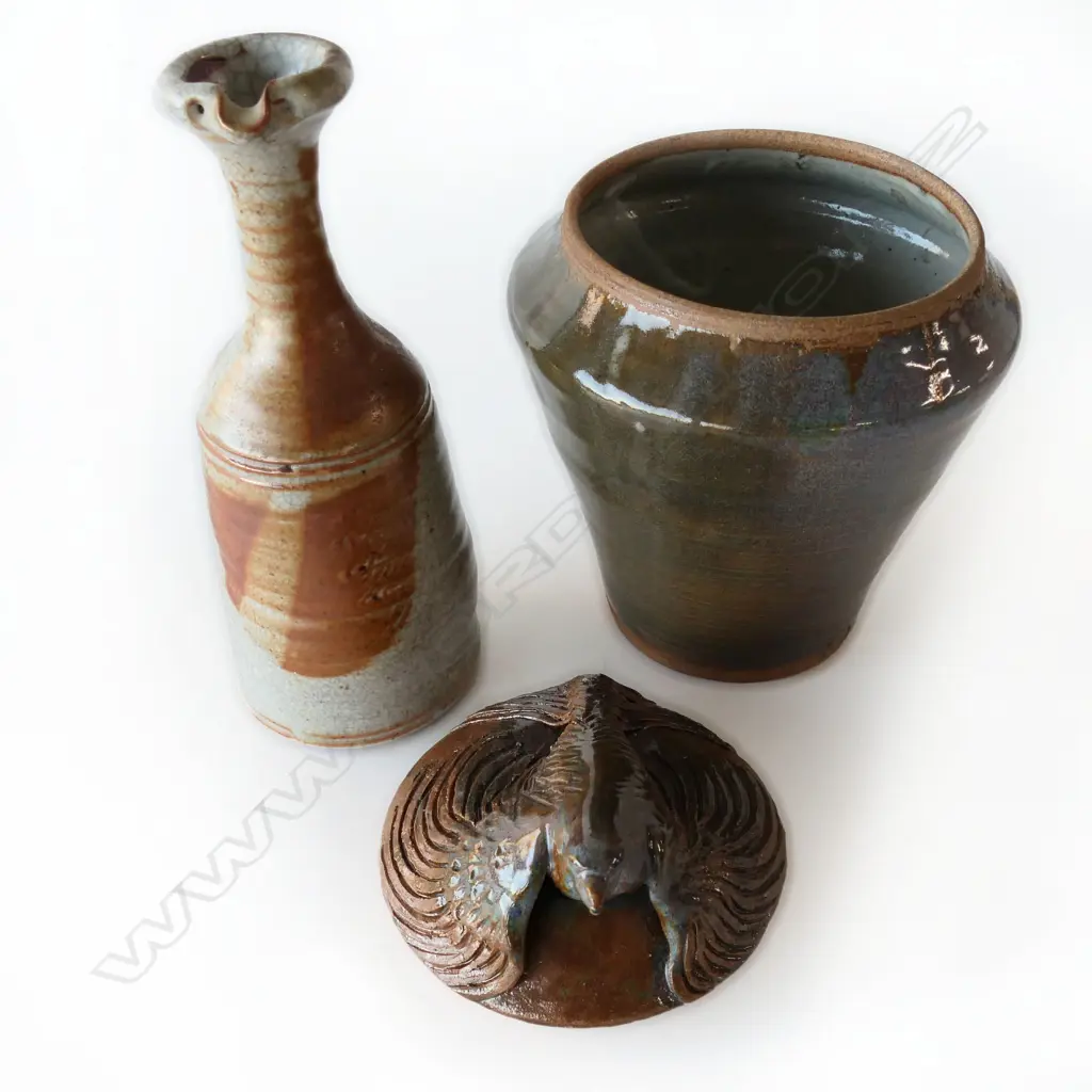 CHRIS COCKELL? SHINO GLAZE TALL JUG, H.230mm & STUDIO POTTERY STONEWARE FLYING BIRD LIDDED URN, H.240mm Image 1++
