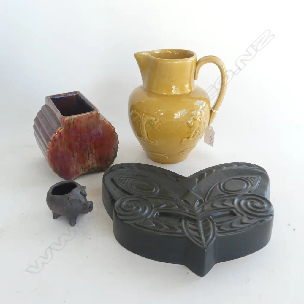STUDIO CERAMICS WALL TIKI W.225mm, LUKE ADAMS JUG, AMBRICO #46 VASE, RICK RUDD PIG... Image 1++